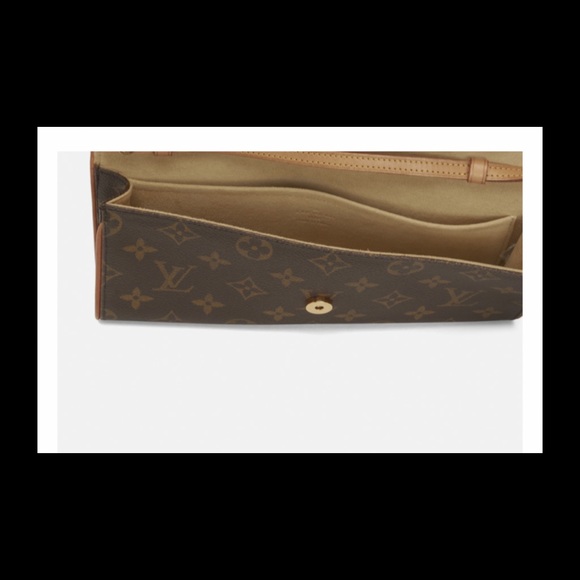 Louis Vuitton Monogram Pochette Twin - Picture 8 of 15